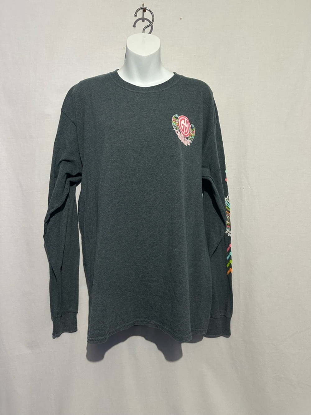 Gildan Charcoal Gray Long Sleeve Graphic Tee Psalm 91:4 Multicolor Sleeve Size L